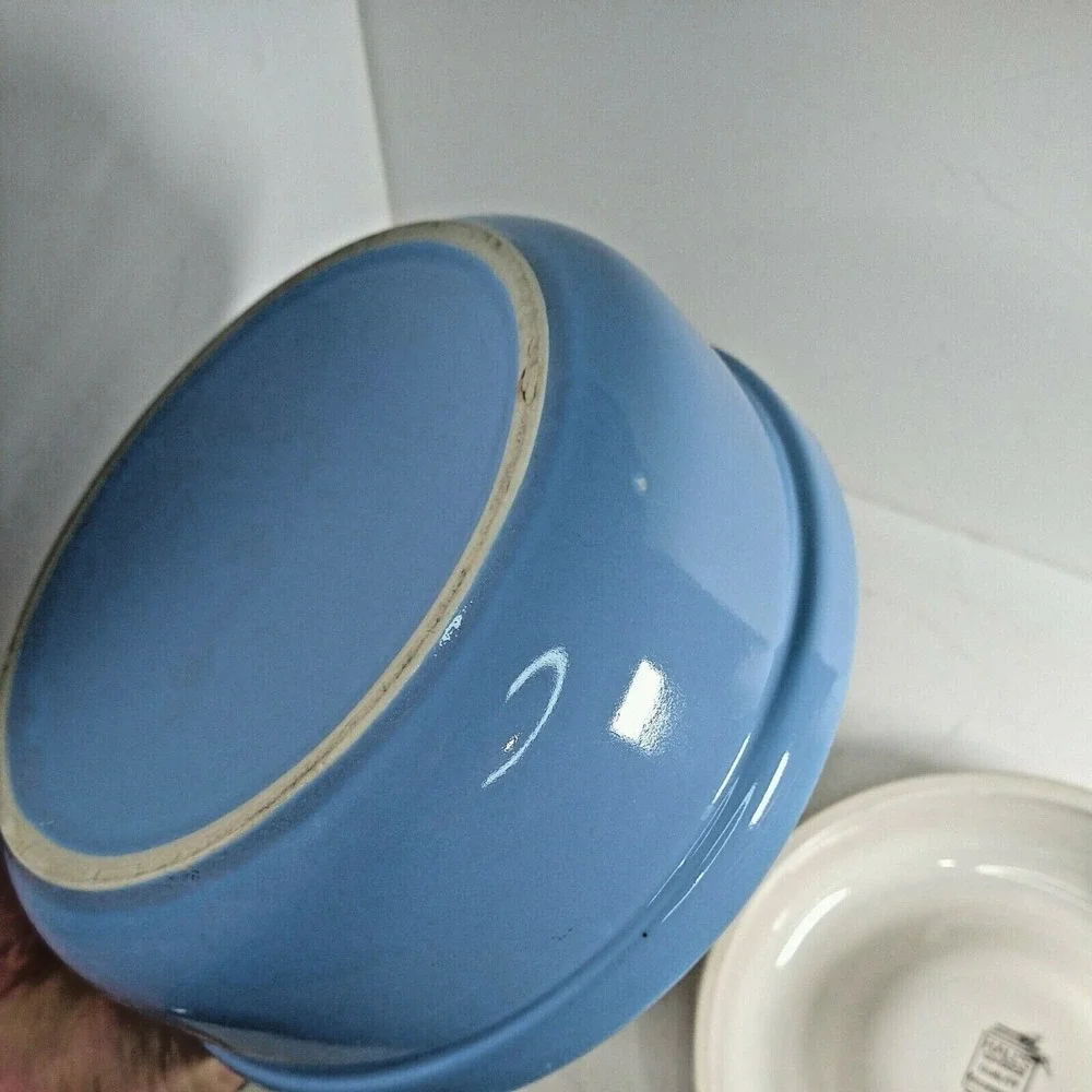 Vintage Halls Superior Quality Kitchenware Casserole Blue Rose Pared made in USA